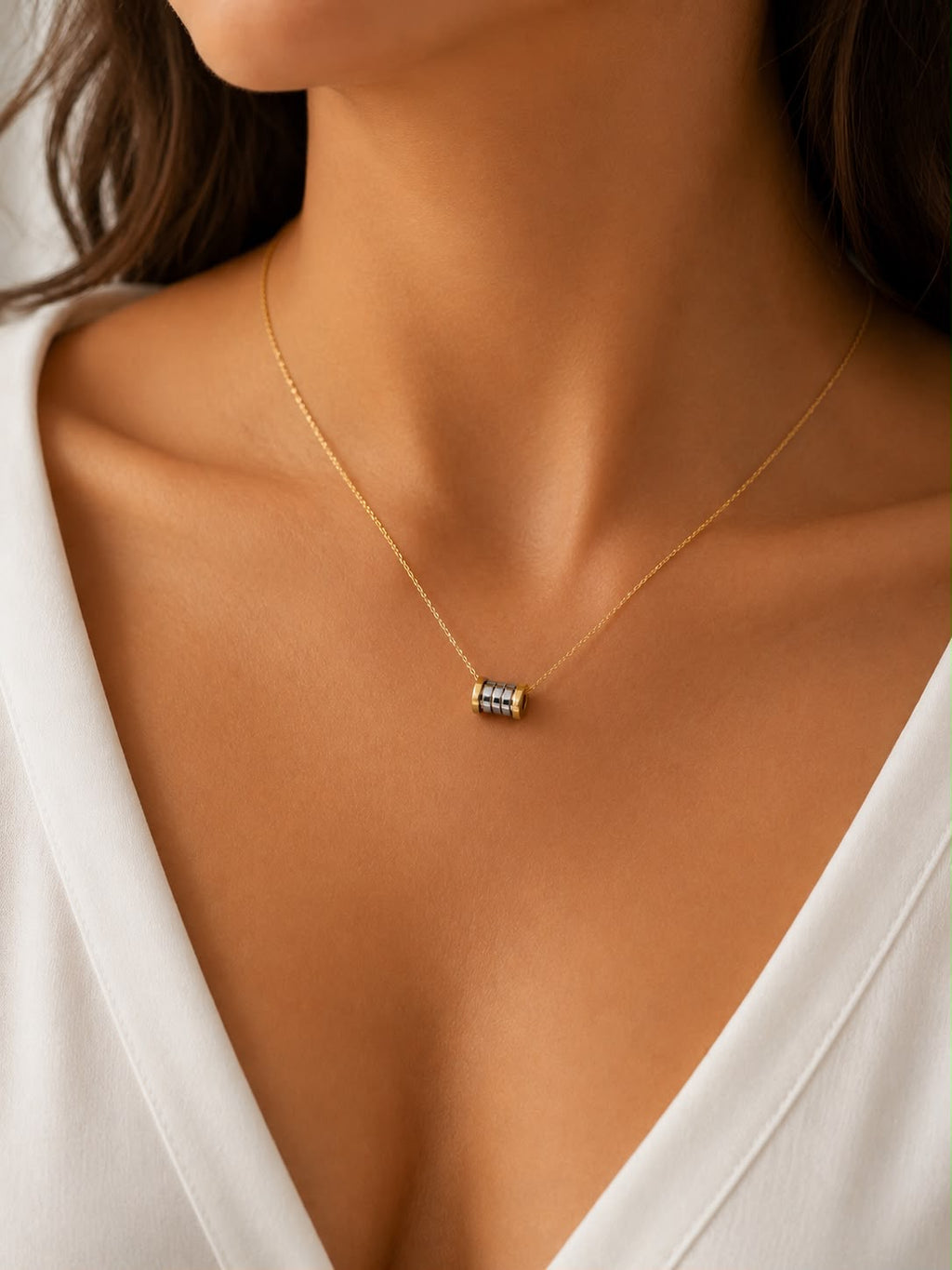 18k gold necklace (pendant is attached), 45cm, 2.32g
