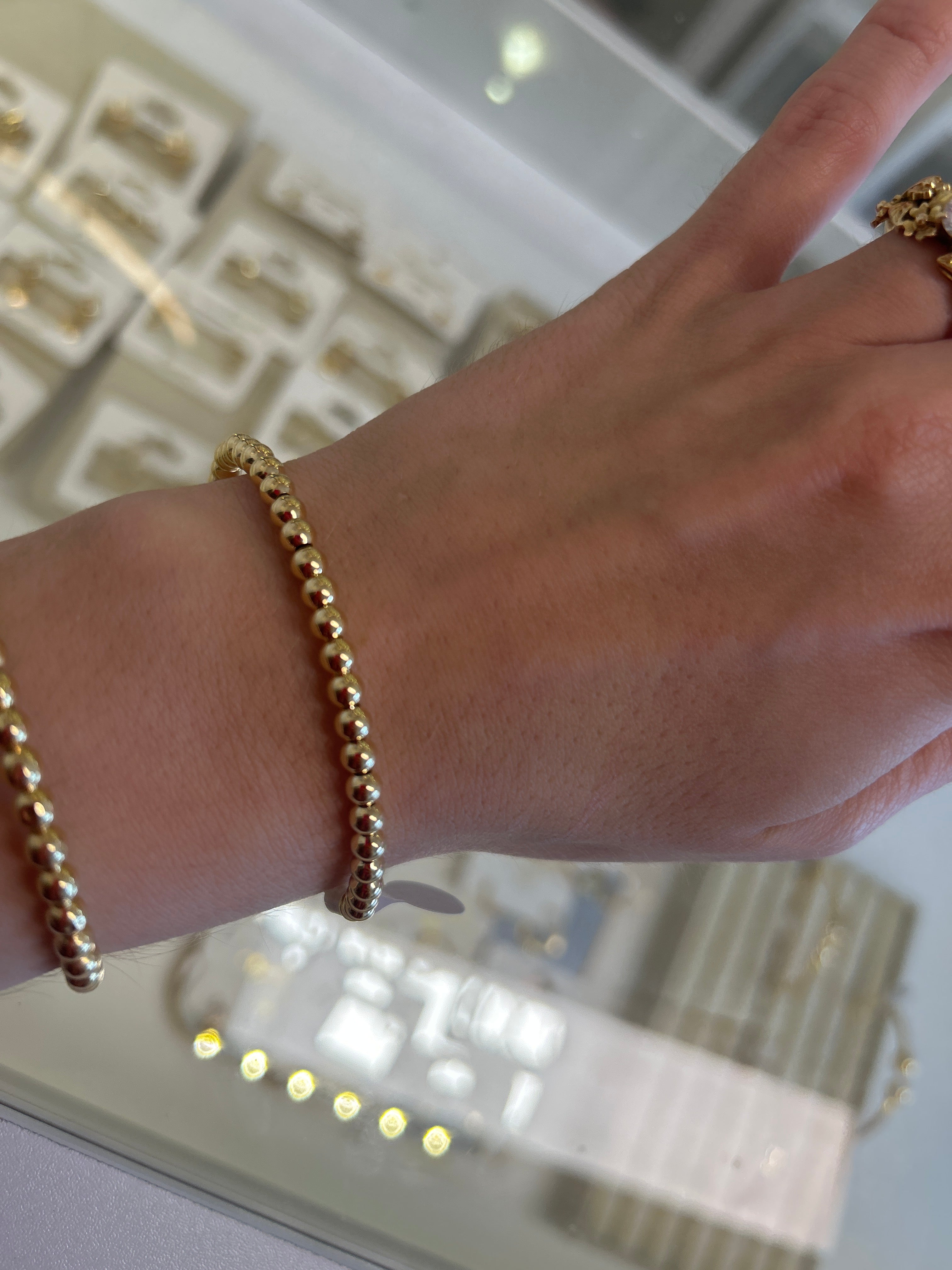 18k gold beaded bangle, ajustable size 16 to 18cm, 4.25g