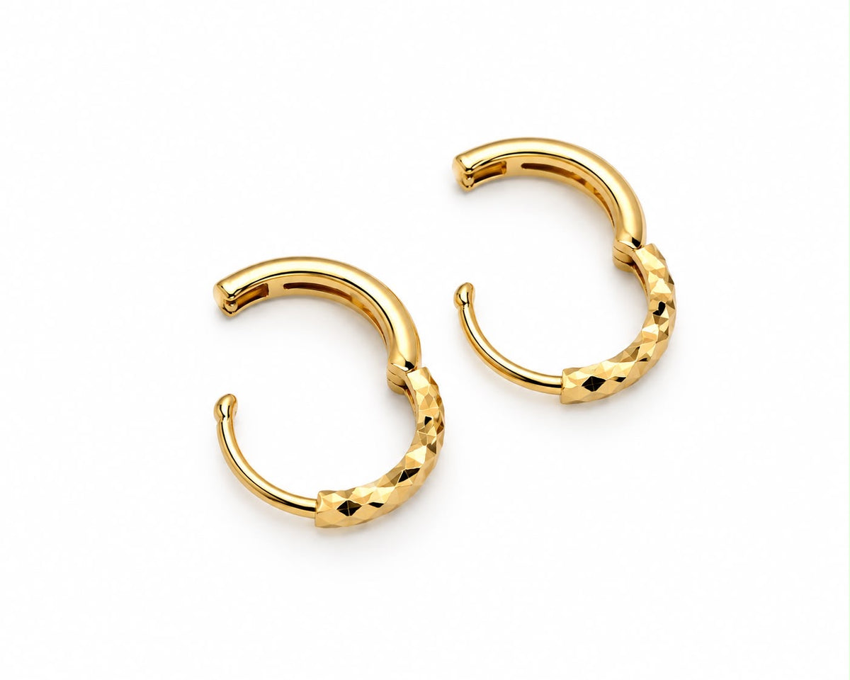 18k solid gold small Huggies 11mm, 1.13g