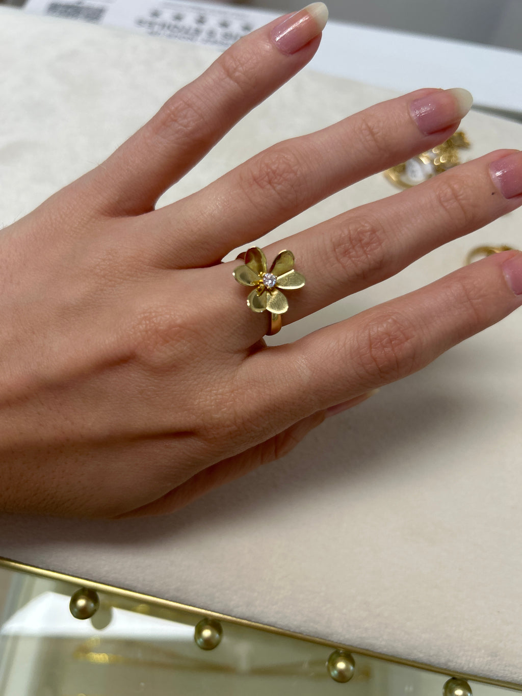 18K Gold Clover Ring, Size 7, 2.36g