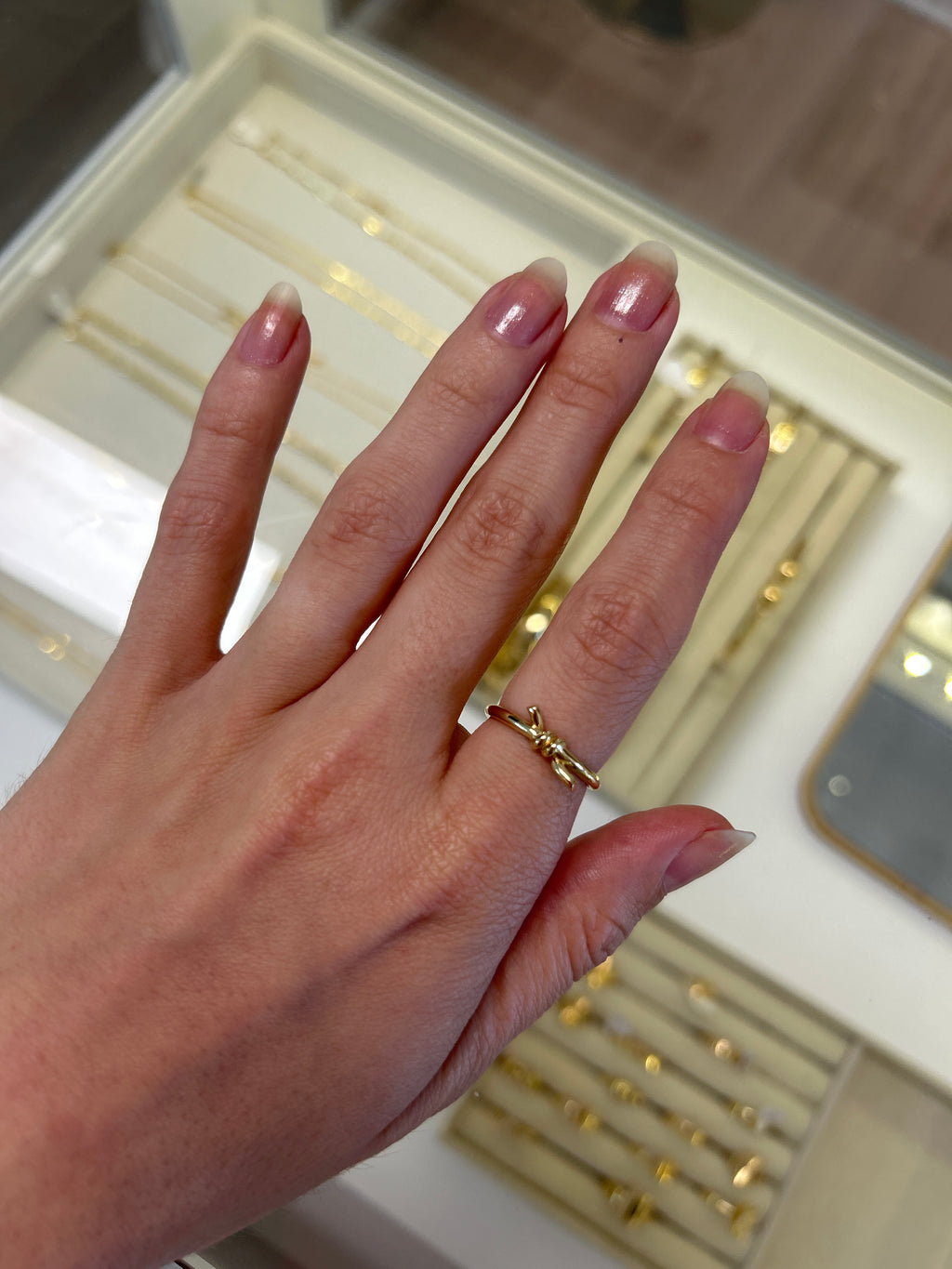 18k gold knot ring, size 5.5, 1.58g