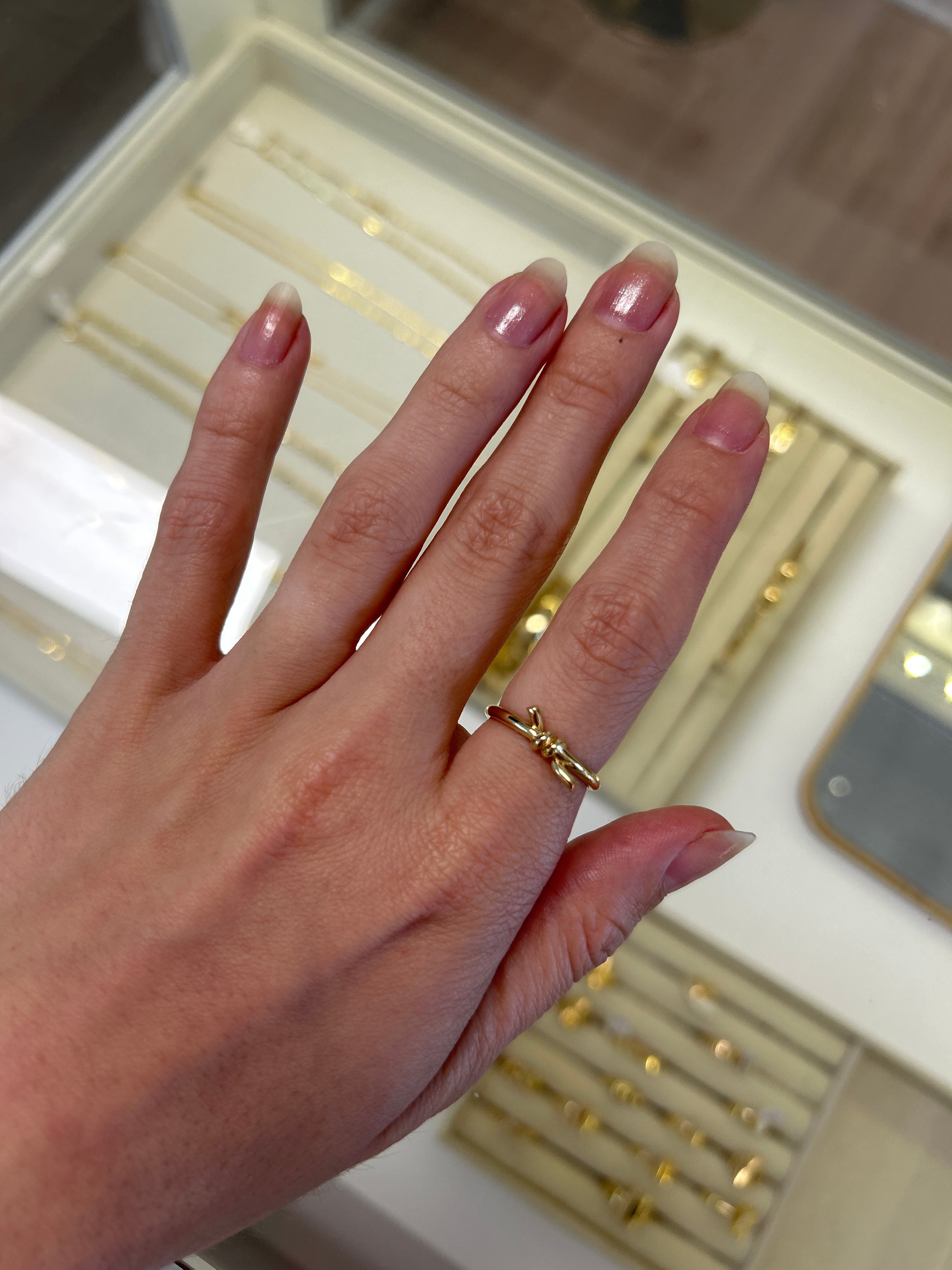 18k gold knot ring, size 5.5, 1.58g