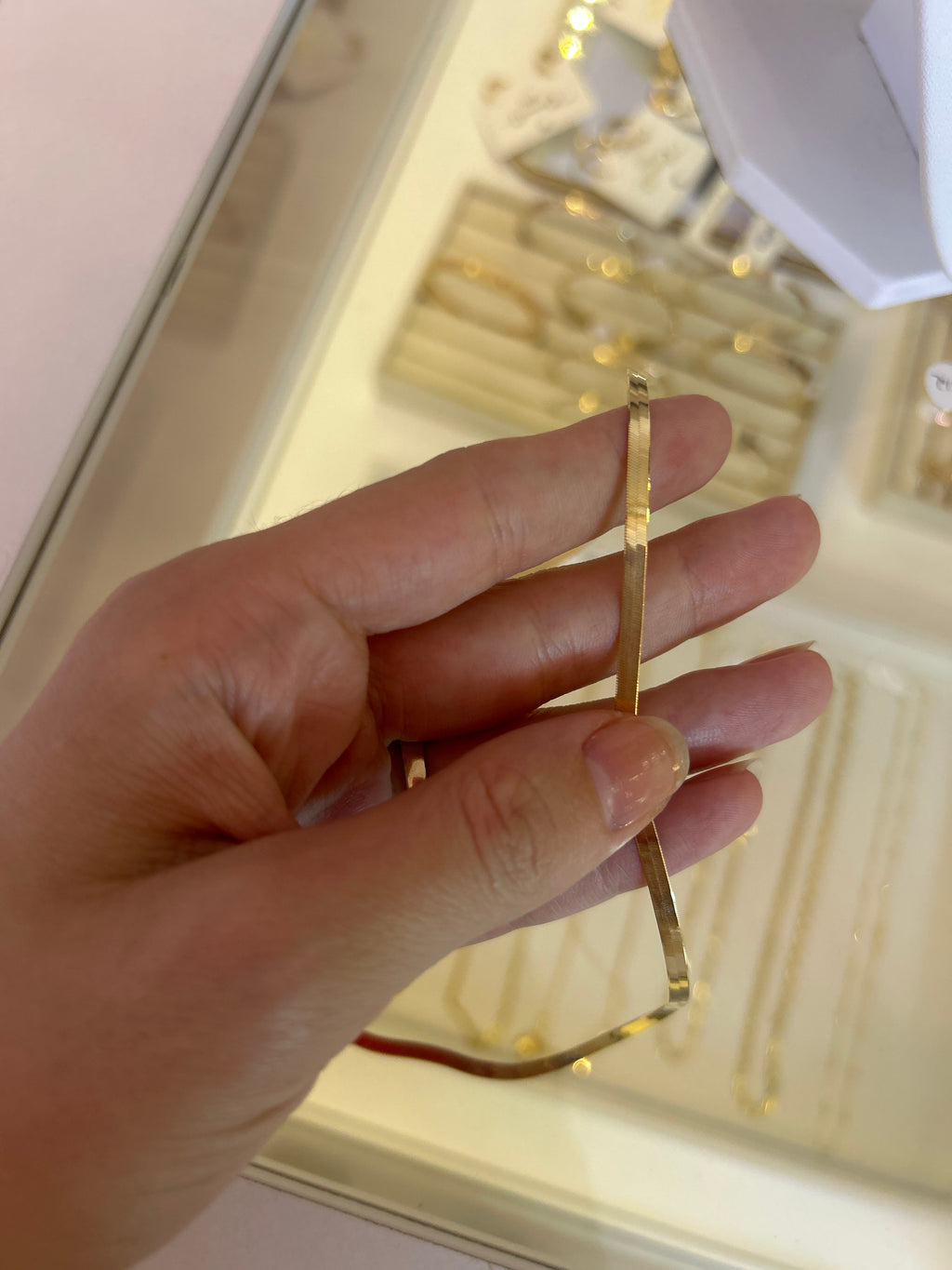 18k gold thick flat chain, 40cm, 4mm large, 5.60g*with a small defect