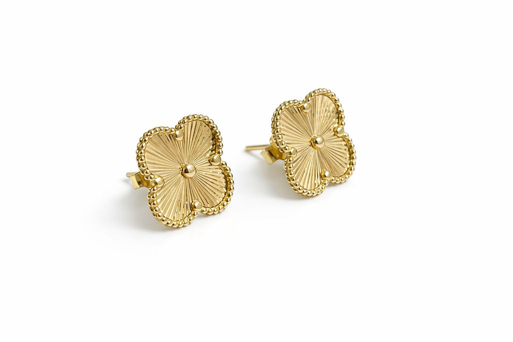 18k gold medium clover studs 12mm, 1.89g
