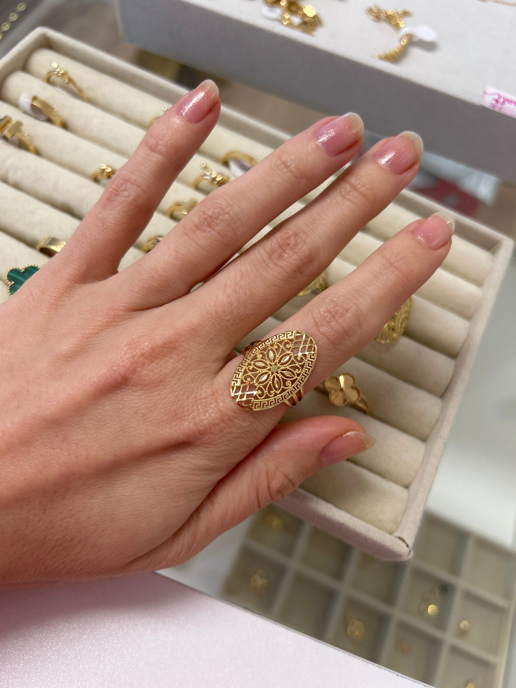 18k gold power ring, size 9, 2.01g