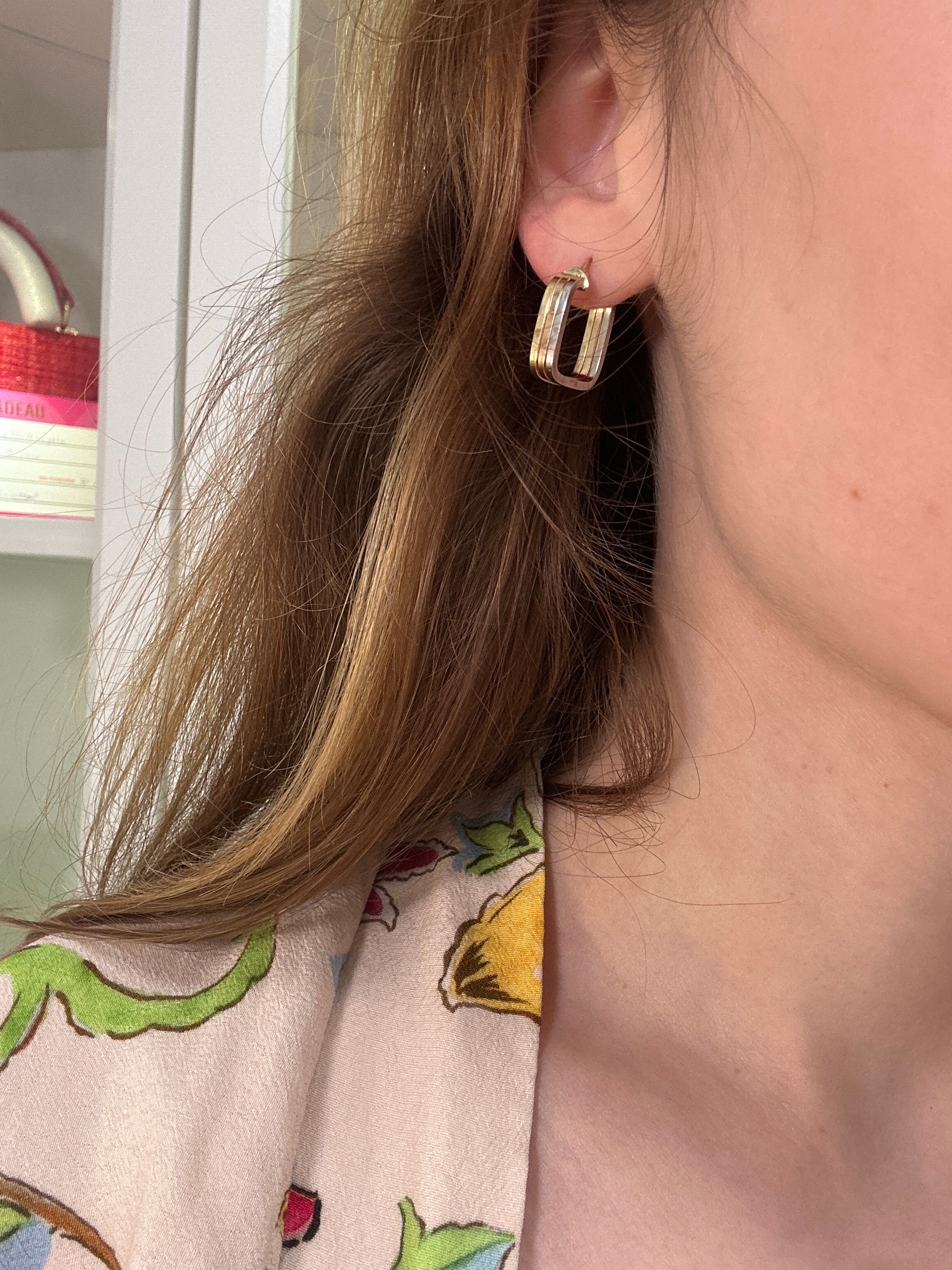 18k gold tritone square earrings, 15mm, 2.06g