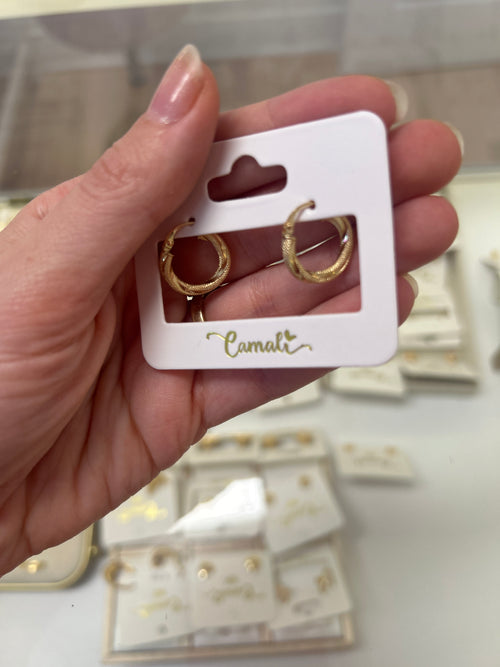 18 K gold twisted , 15mm, 1.17g