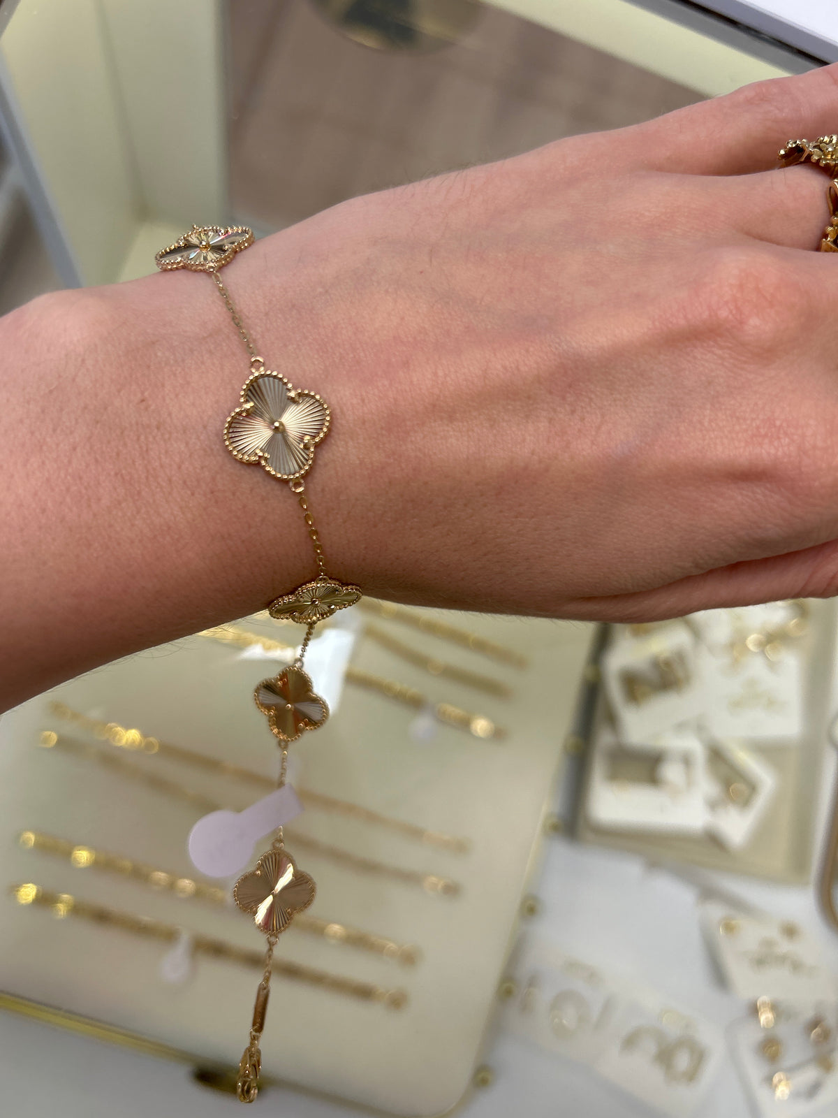 Bracelet 18 carats 5 trèfles, 15 mm, 18,5-19,5 cm, 6,41 g