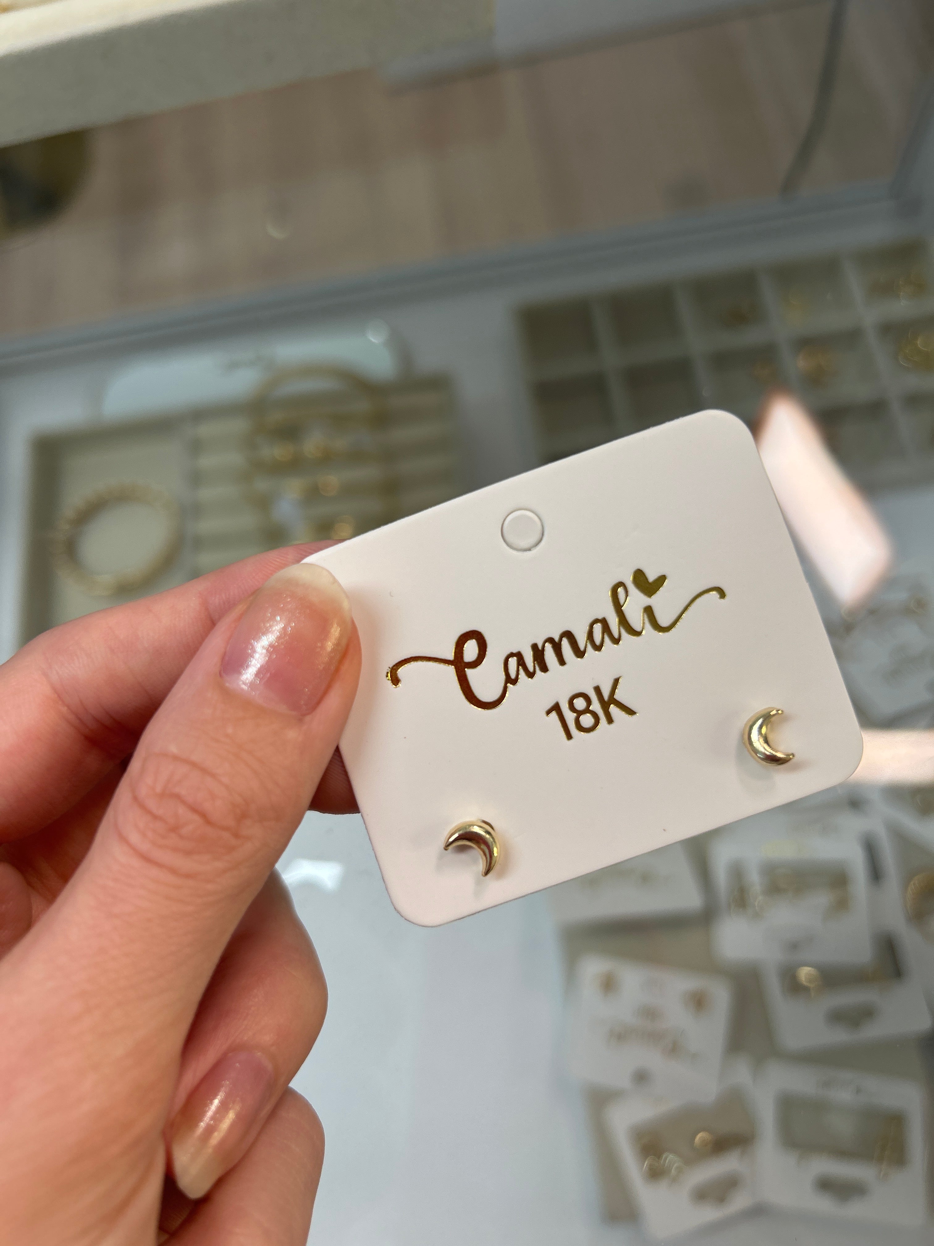 18k gold small moon studs, 0.86g