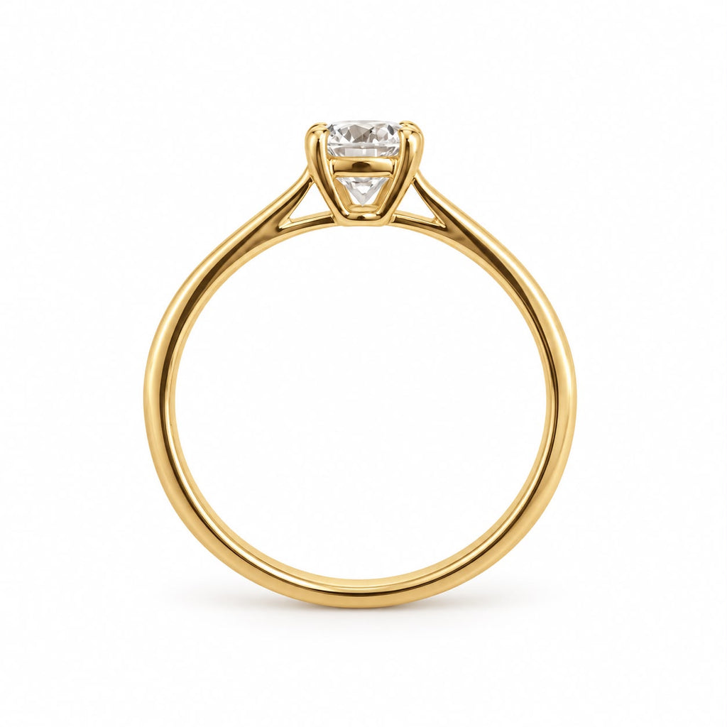 18k gold wedding ring with lab zirconia, size 7, 1.97g total weight