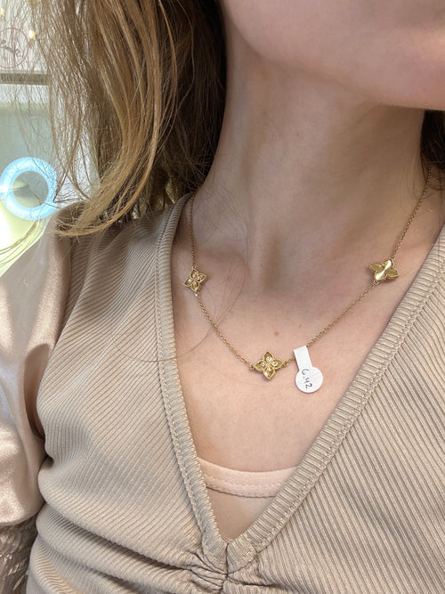 18k gold 3flowers necklace , 44cm, 6.42g