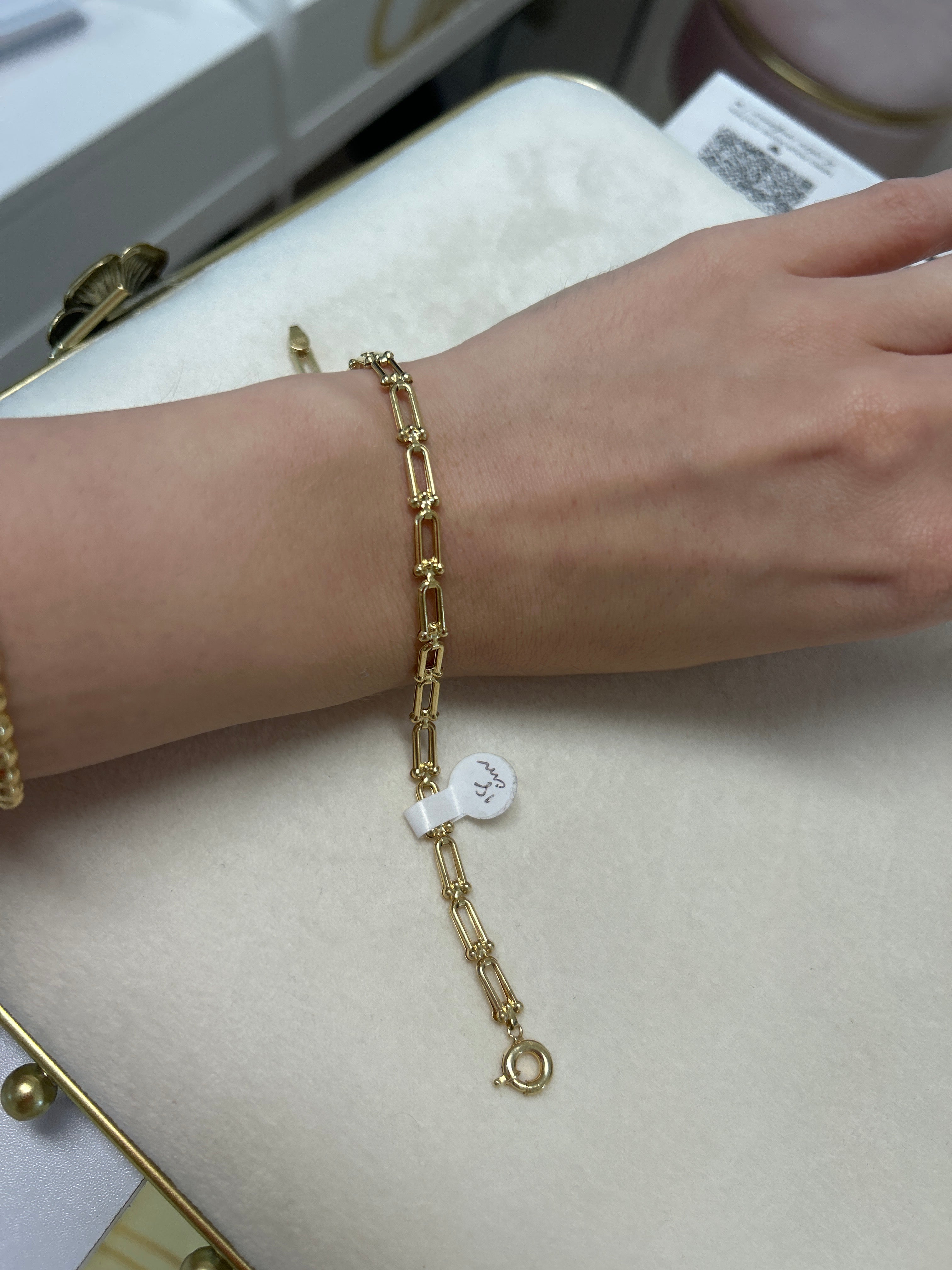 Bracelet rigide style ferronnerie en or 18 carats, 18,5 cm, 3,58 g