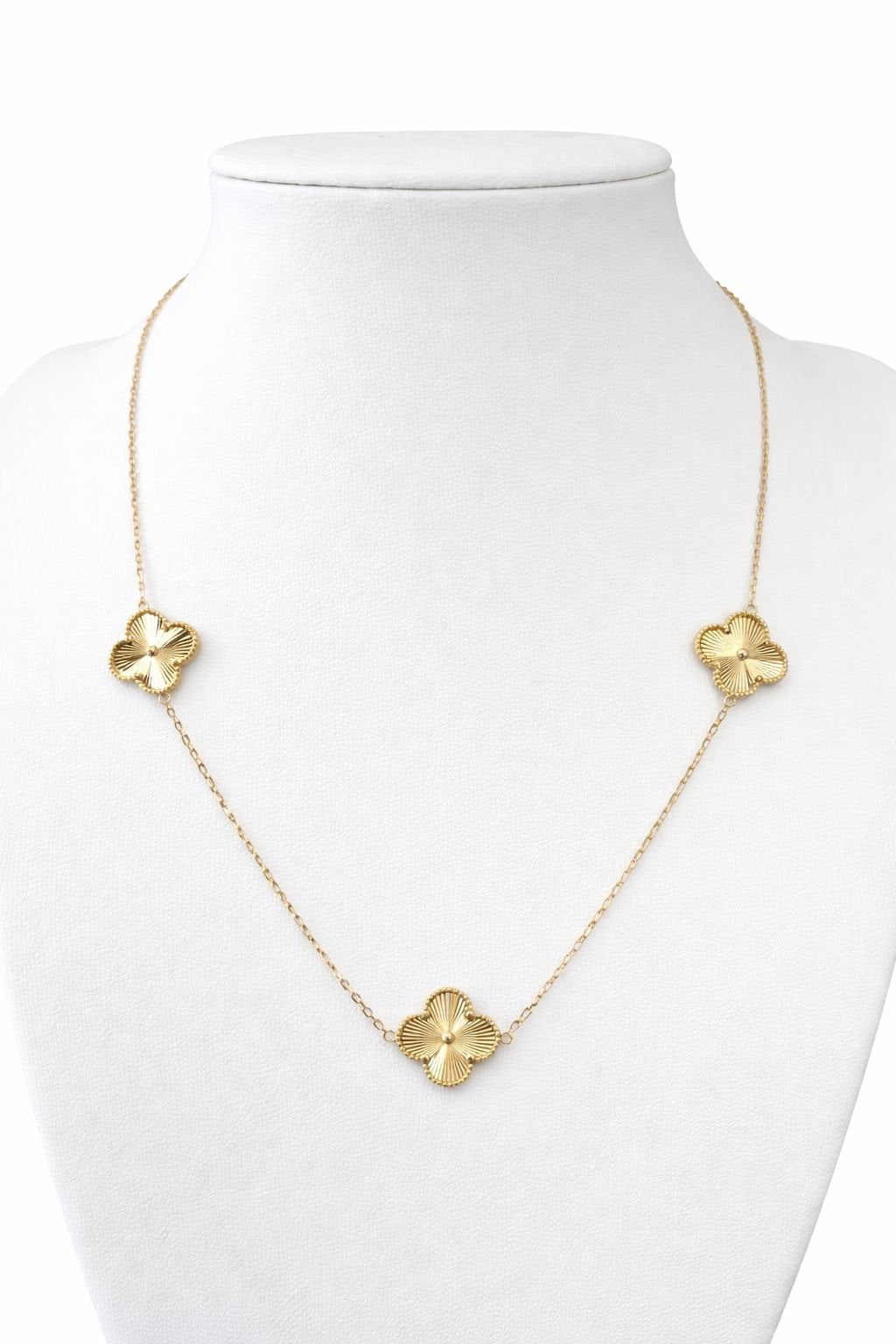 Collier d’or 18k, trois trèfles de 15mm (grands), 40 à 45cm, 4.94g image 0