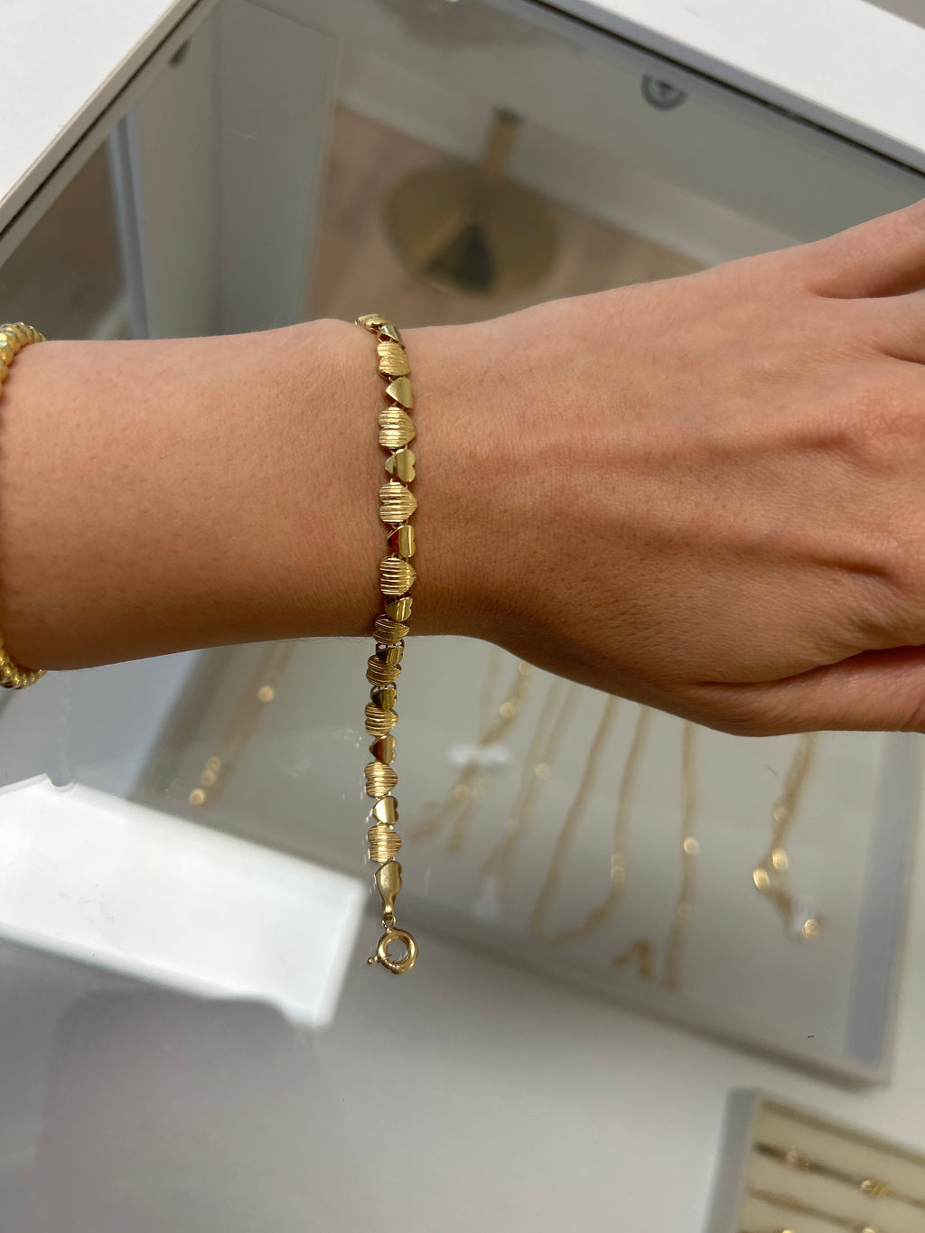 18k gold hearts bracelet, half mate, 18cm, 5.65g