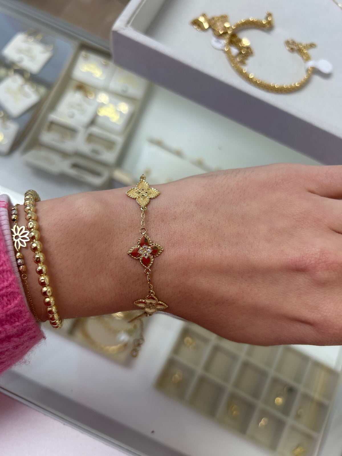 18k gold 5 flowers bracelet, 13mm, 18 to 19.5cm, 5g