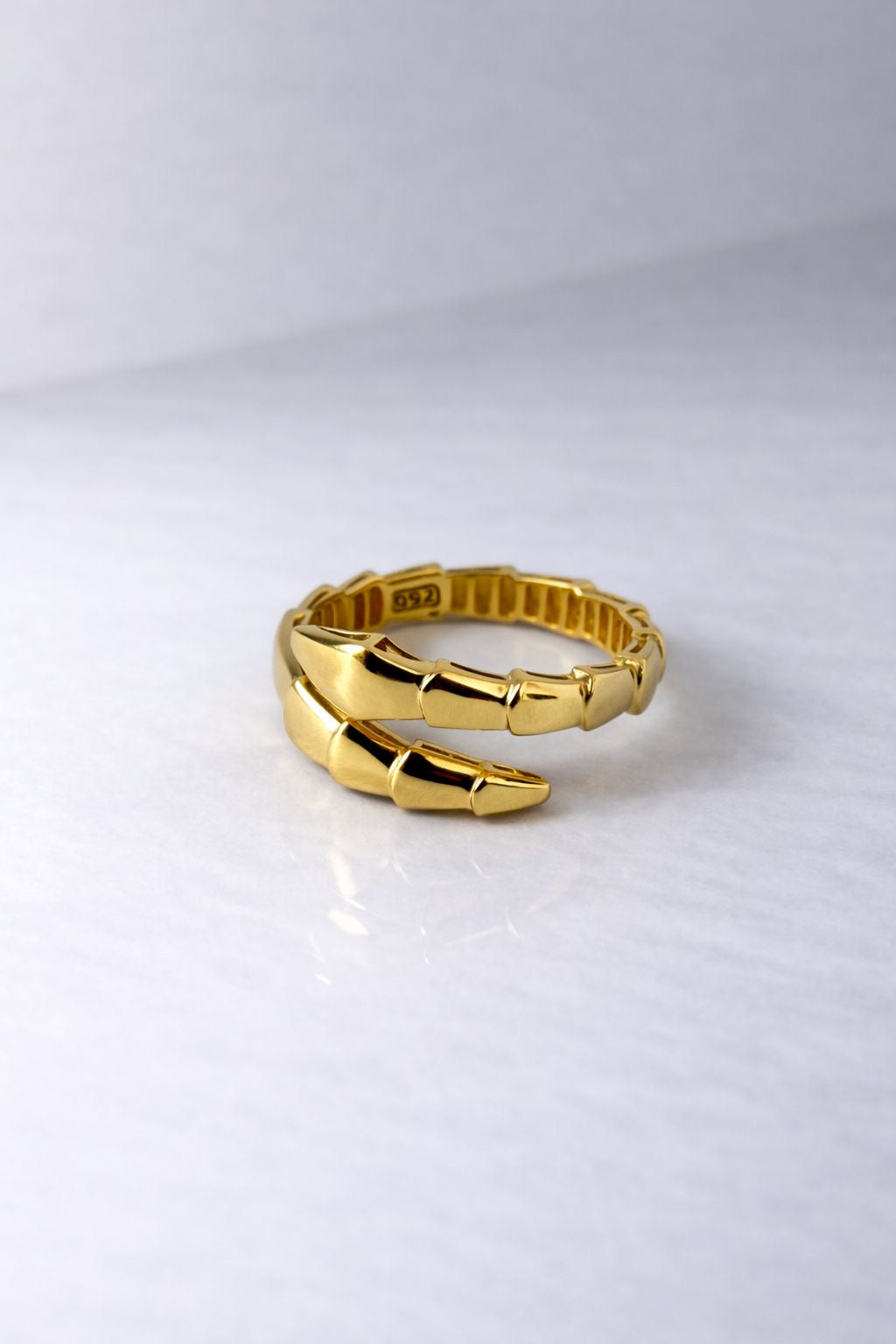 18k gold snake ring, size 7, 2.15g