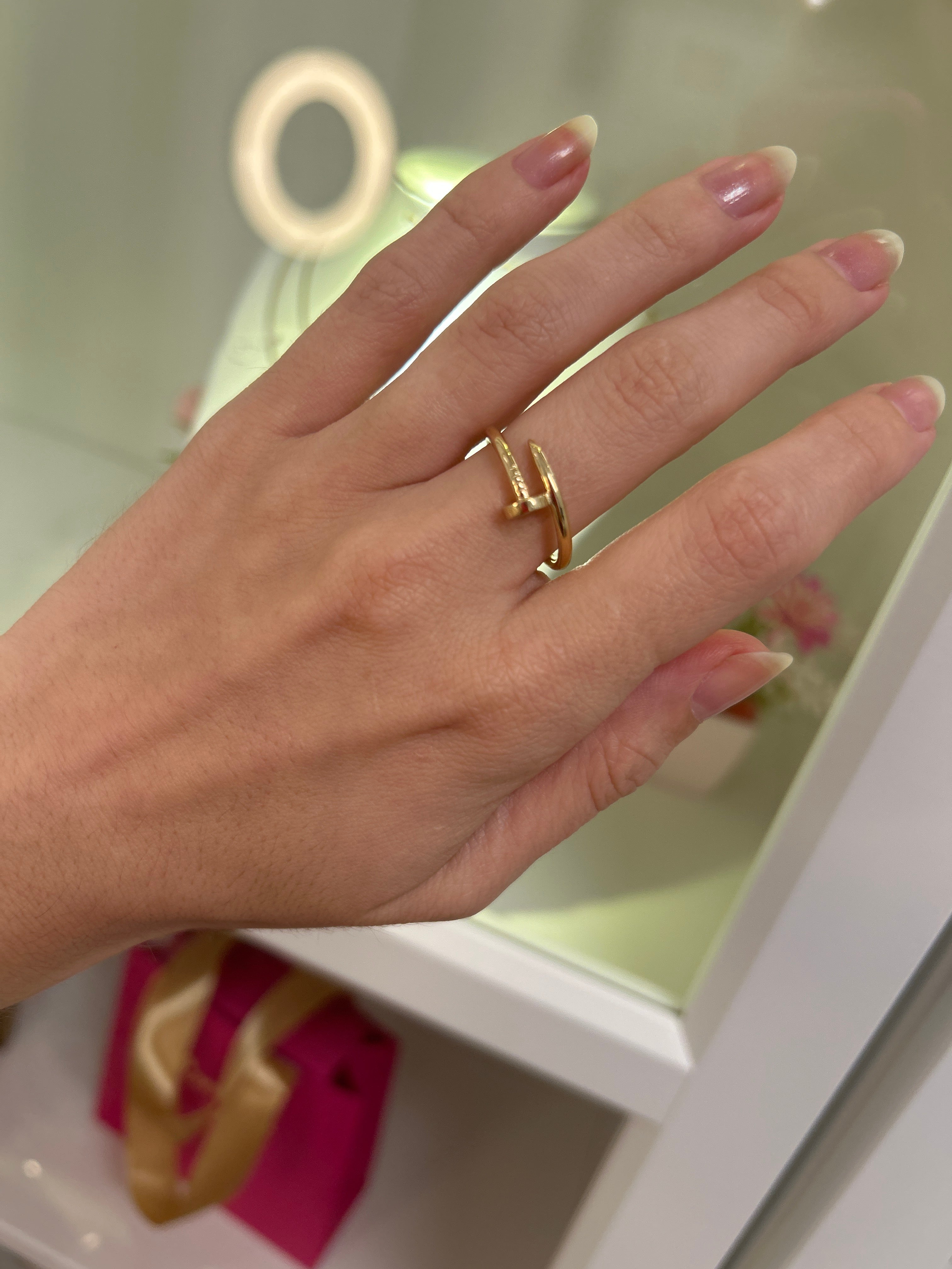 18k gold nail ring, size 8, 2.25g