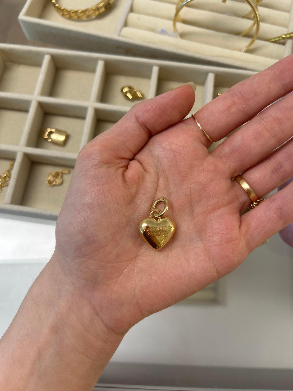 18k gold heart detachable pendant, 3g (can be attached on a bracelet or a pendant for a chain)
