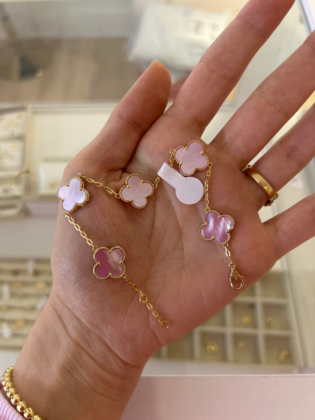 18k gold pink mother of pearl clovers 15mm, 6.60g