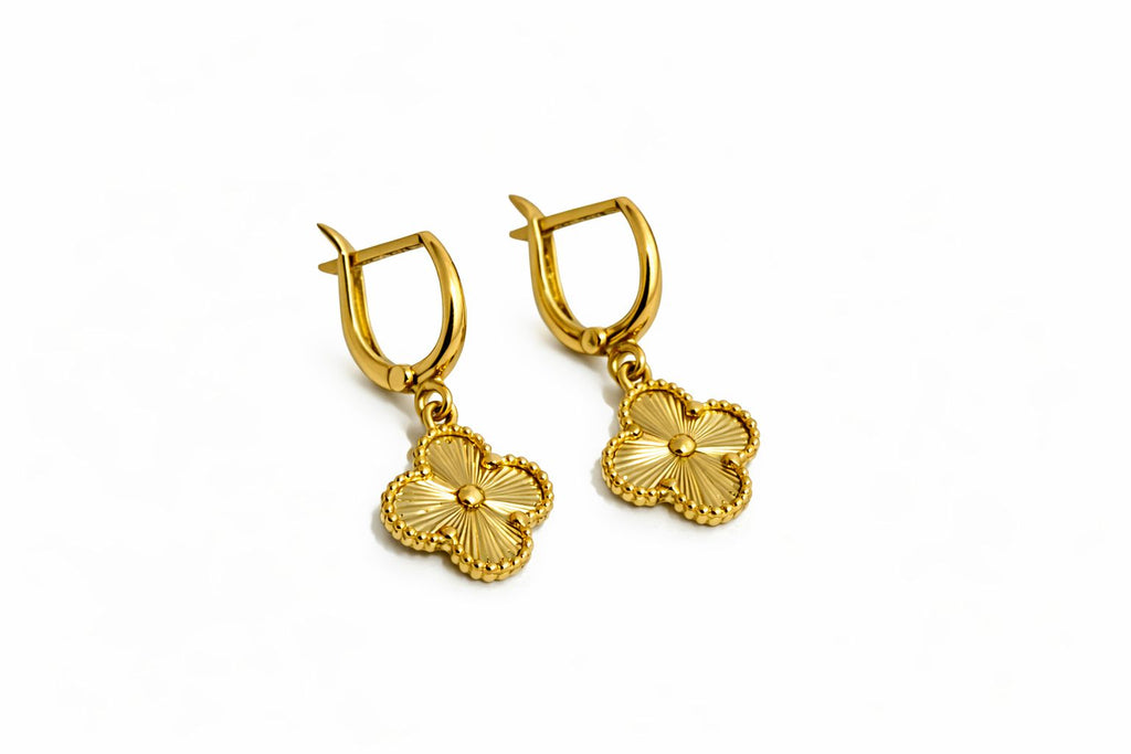 18k gold dangling clover earring, big size 15mm, 3.51g