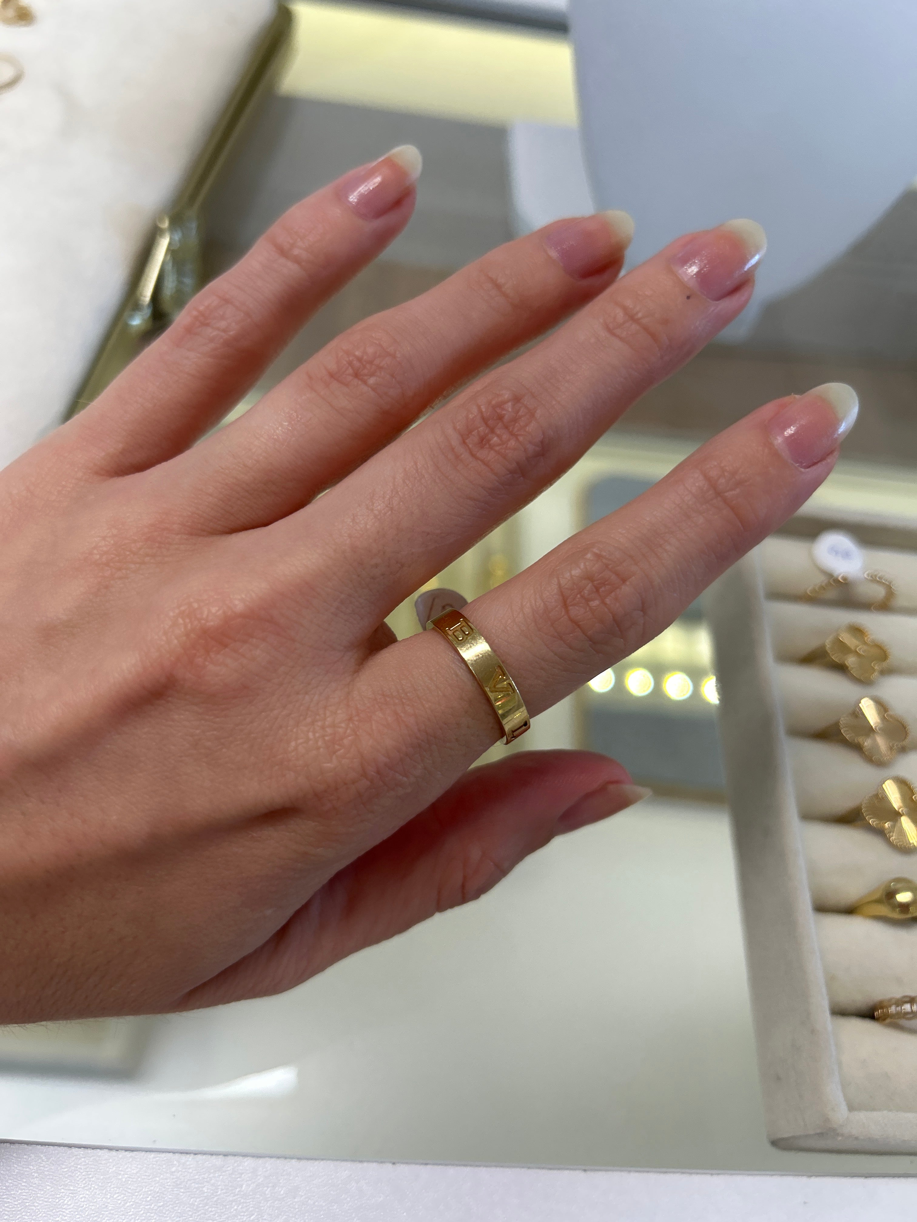 Bague B Inspiration en or 18 carats, taille 6.5, 3,92g