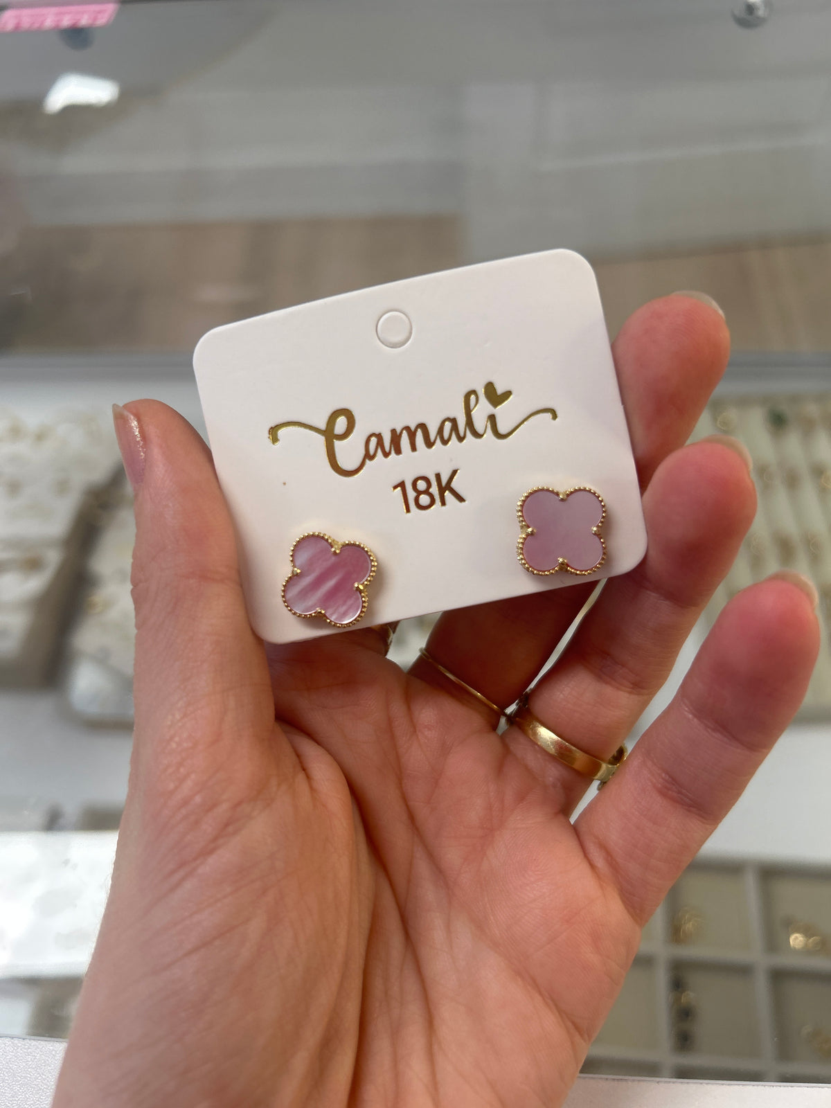 Boucles d'oreilles trèfle en or 18 carats avec nacre rose, 15 mm, 2,90 g