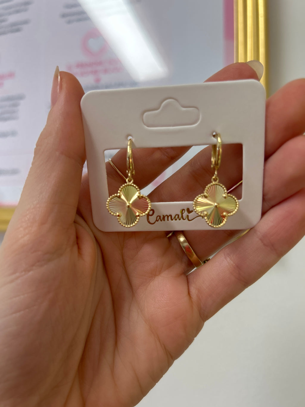 18k gold dangling clover earring, big size 15mm, 3.51g