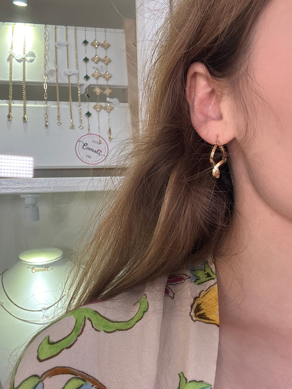 18k gold infinite hoops, 23mm, 1.56g