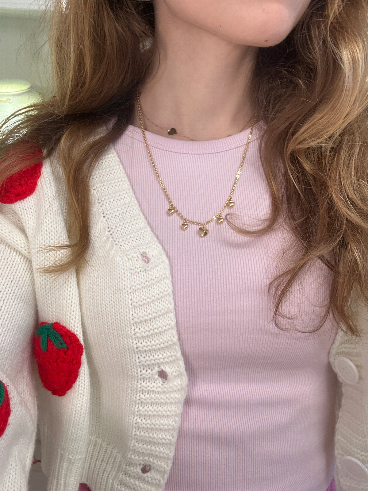 18k gold necklace with 5 dangling hearts, 45-50cm, 5.98g