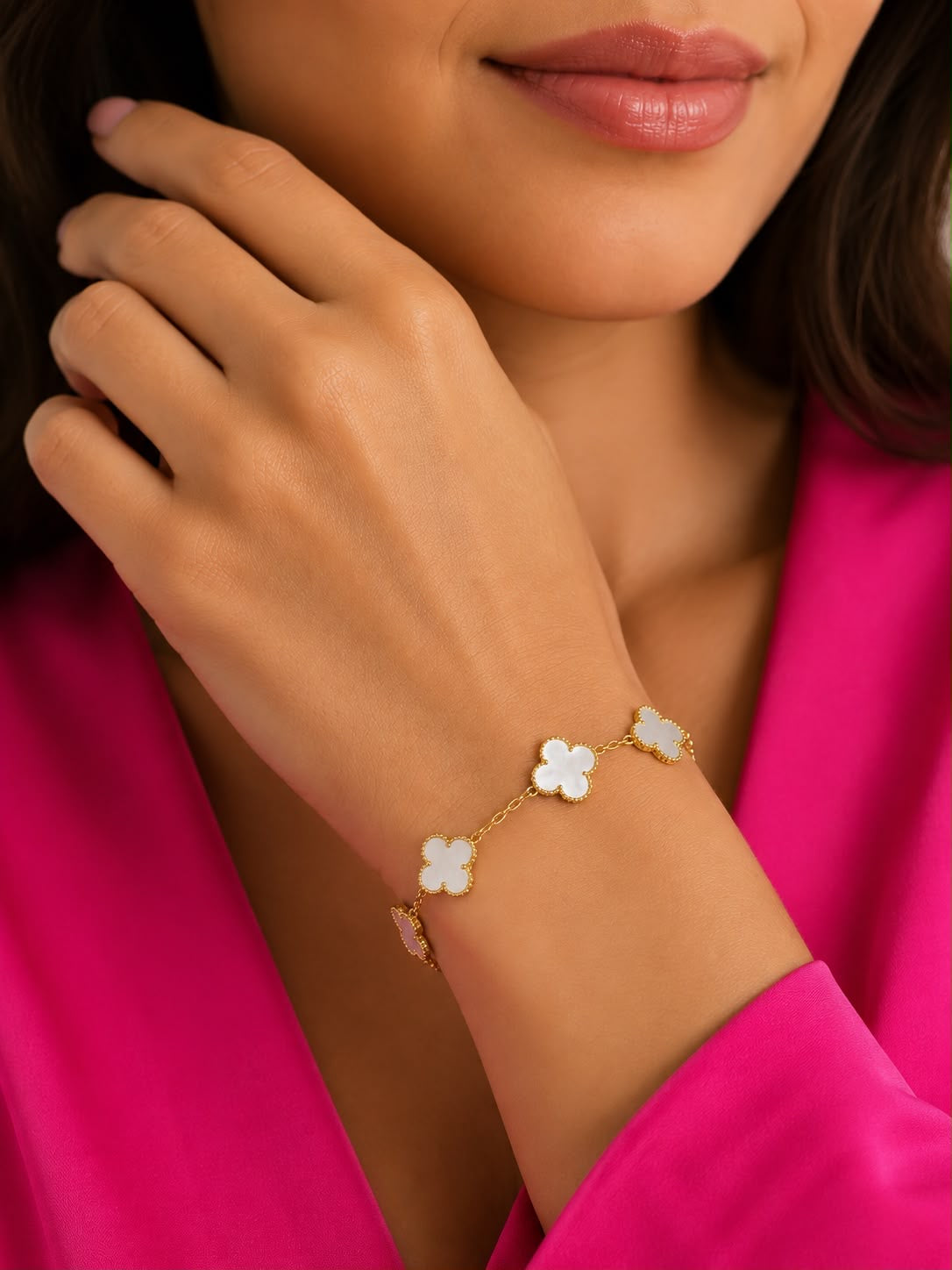 18k gold mother of pearl clover bracelet, large size of clovers, adjustable, 7.33g
