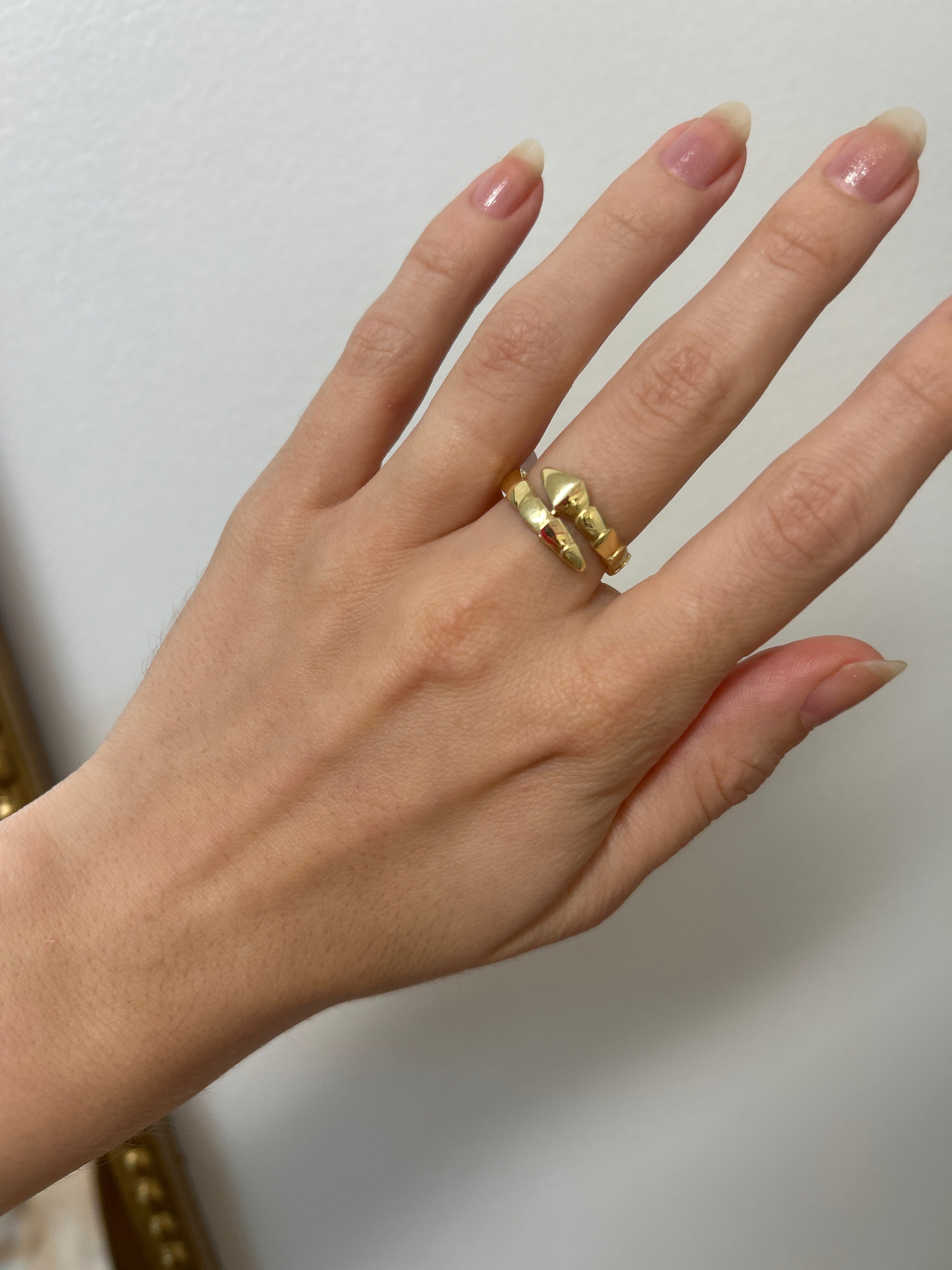 18k gold snake ring, size 7, 2.15g
