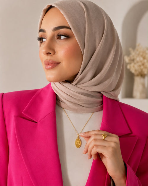 18k gold Allah pendant, 2.49g