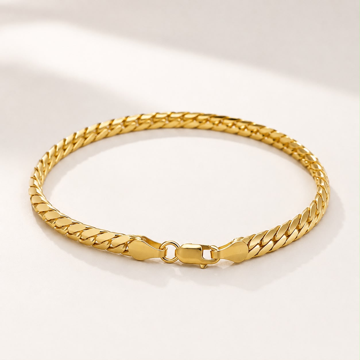 18k gold cobra bracelet, 18.5cm, 4.19g, 5mm thickness
