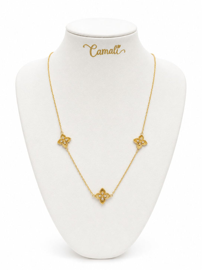 Collier 3 fleurs en or 18 carats, 44cm, 6.42g