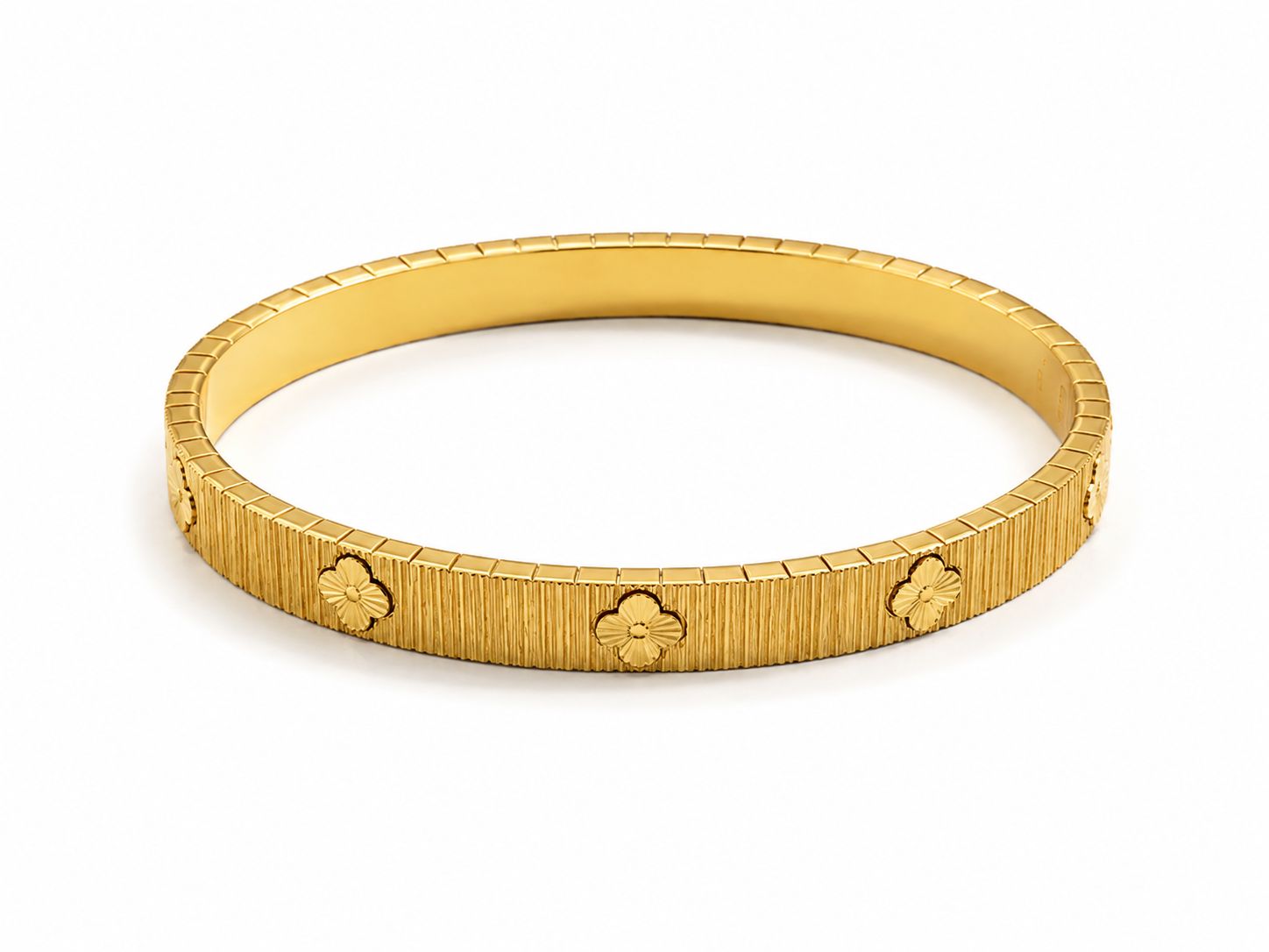 18k gold clovers bangle, size 16 (small), 11.14g
