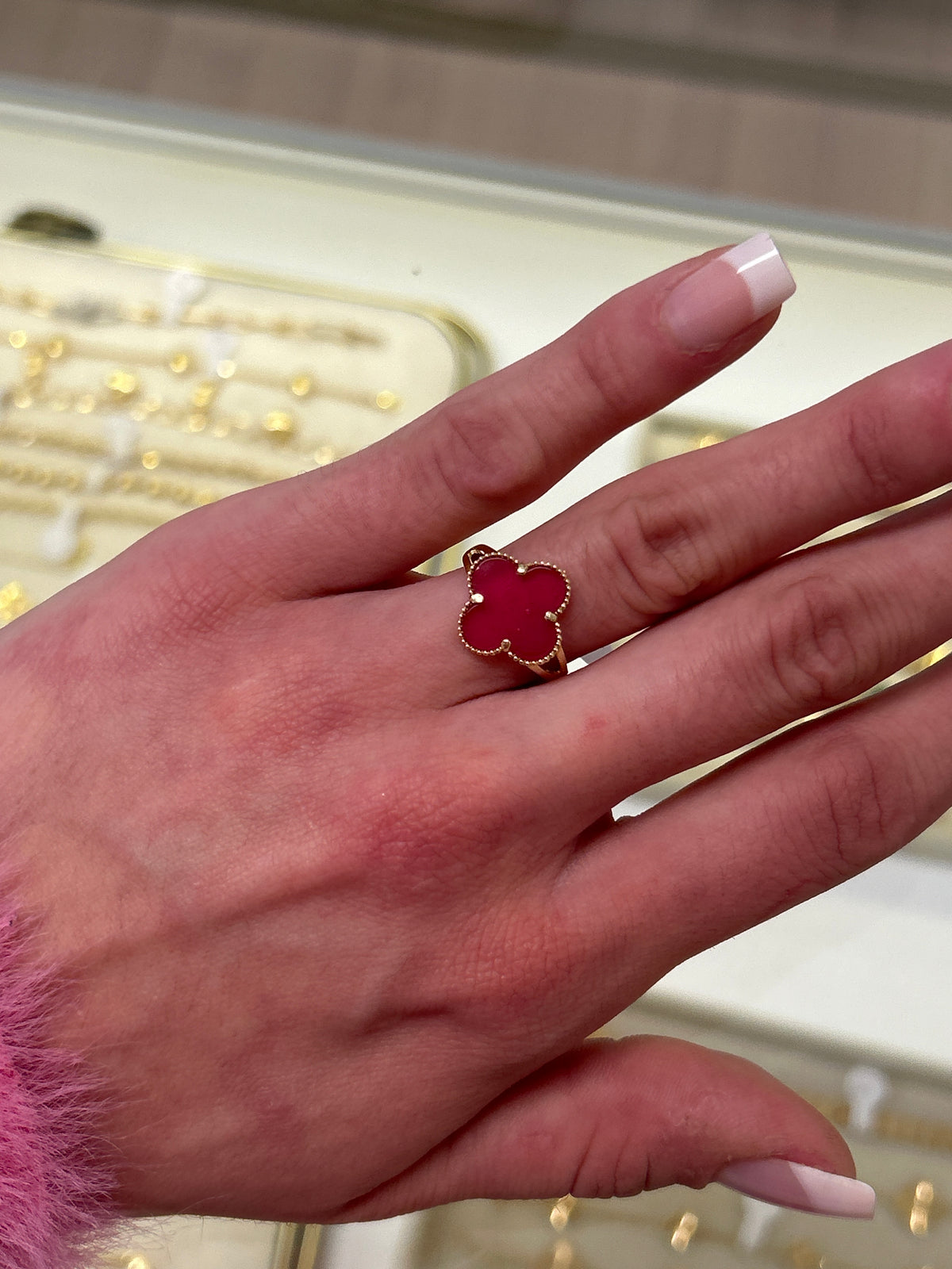 18k gold cliver pink enamel ring , 15mm, 2.02g