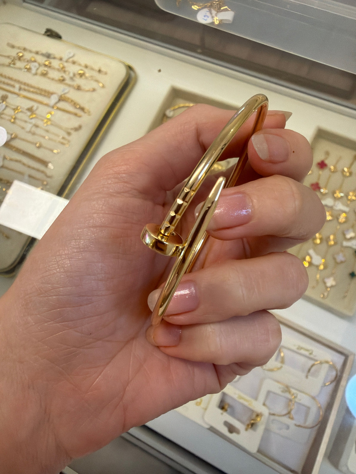 18k nail bangle, size 19 (large), 7.77g