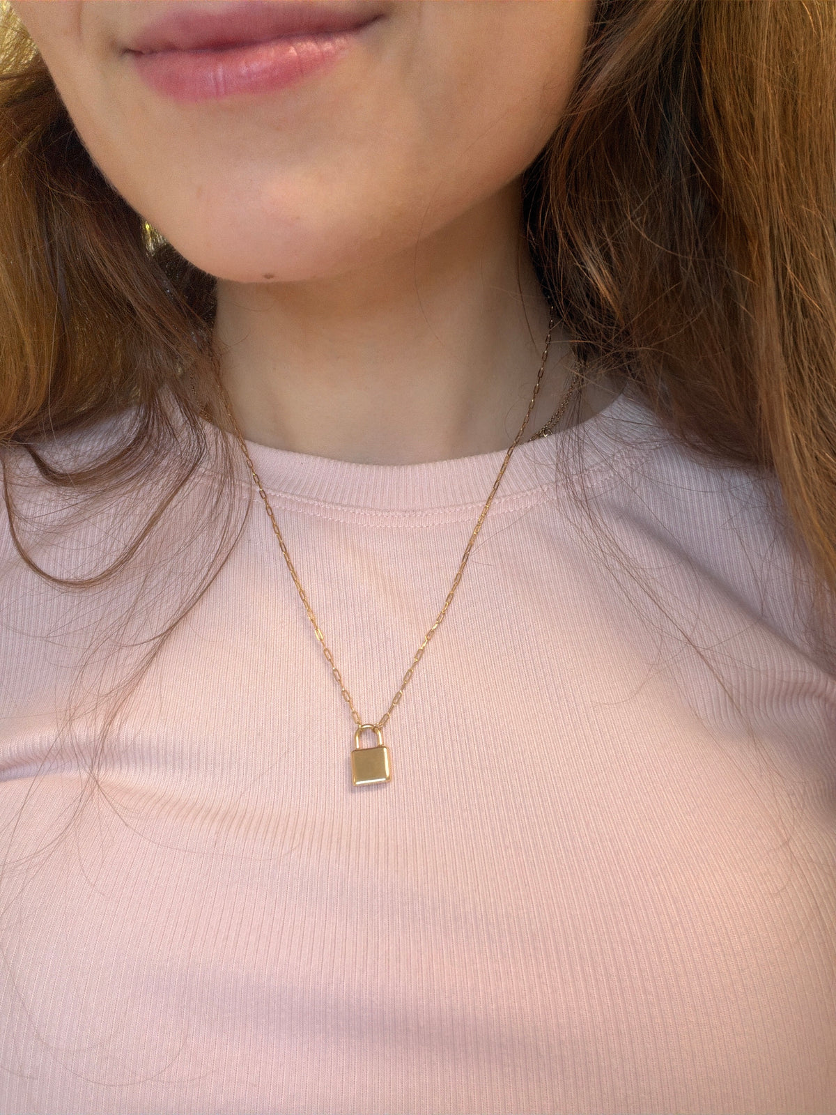 18k gold thin paperclip chain with lock  46cm, 1.87g