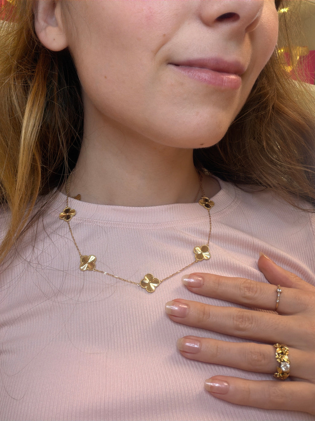 18k gold 5 large clovers (15mm),  necklace adjustable 40 to 45 cm, 7.05g