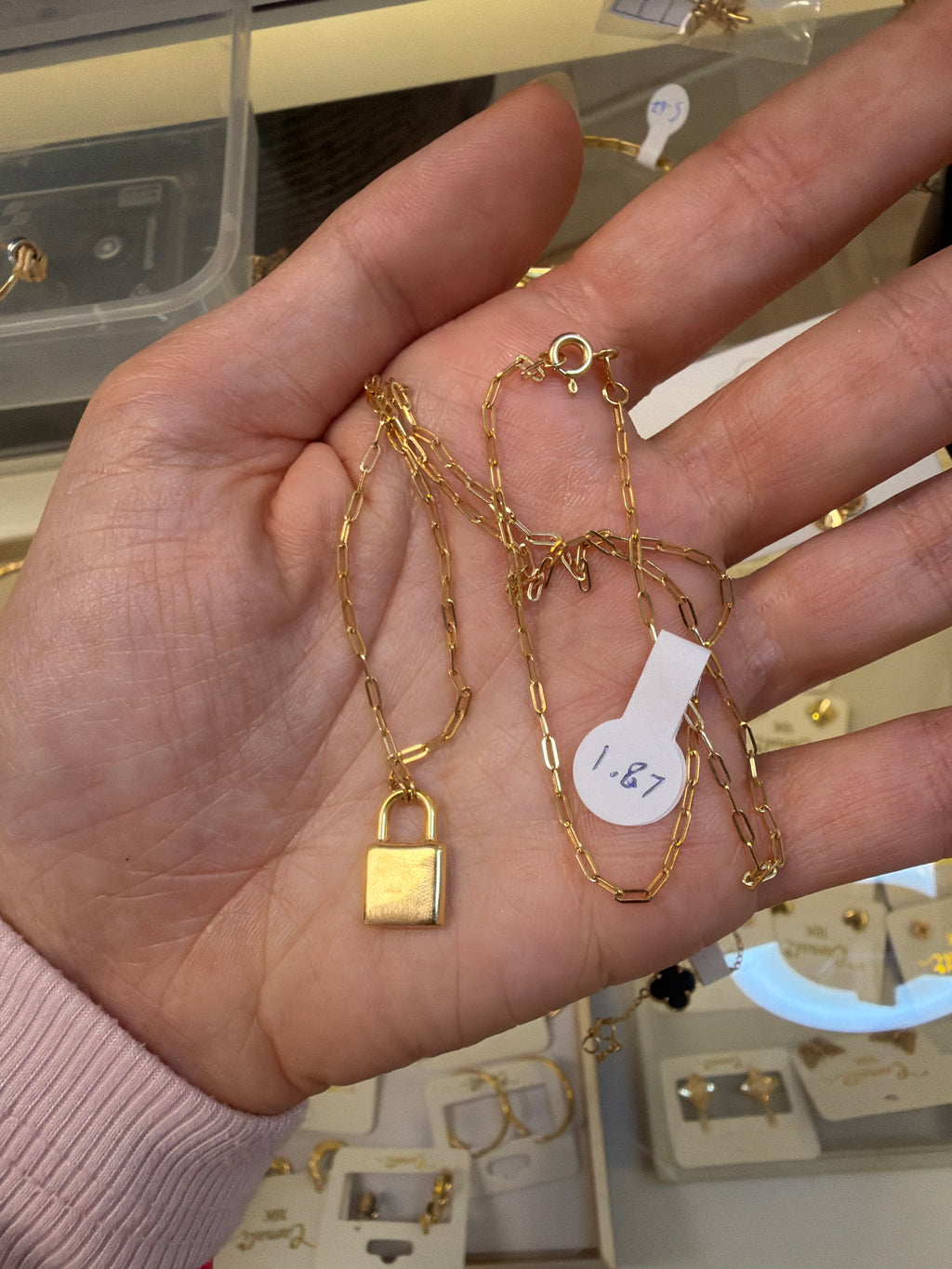 18k gold thin paperclip chain with lock  46cm, 1.87g